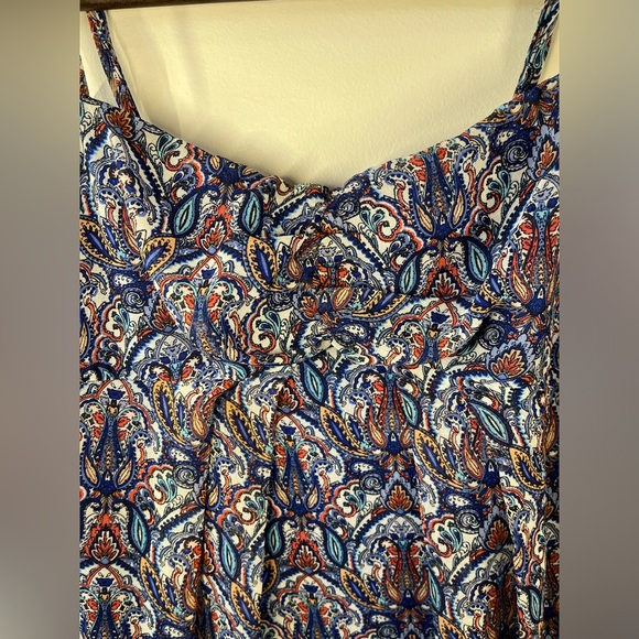 NWOT! Dynamite Paisley Dress - Picture 4 of 9